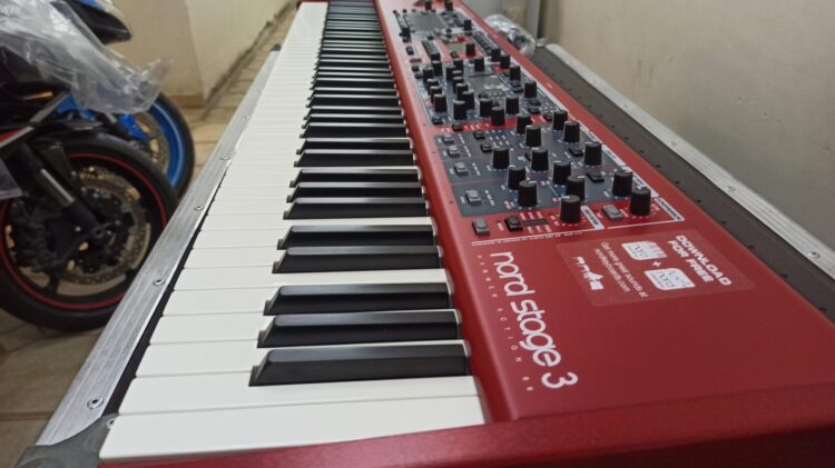 Nord Stage 3  88-Note